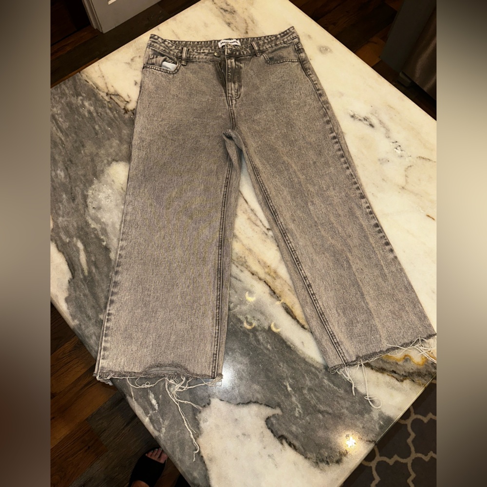 EUC Ashley Mason Size 27 or 5 Gray Jeans with Pink Bow Accents Ankle Crop‎ Pant - Picture 3 of 14